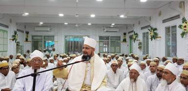 Eid ul Fitr: Ra's ul Hudood saheb in Taiyebi Masjid